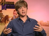 Jason Earles&sbquo;  with Emily Osment&sbquo; talks about on-set relationship between Billy Ray and Miley Cyrus at Hannah Montana: The Movie press junket; March 2009